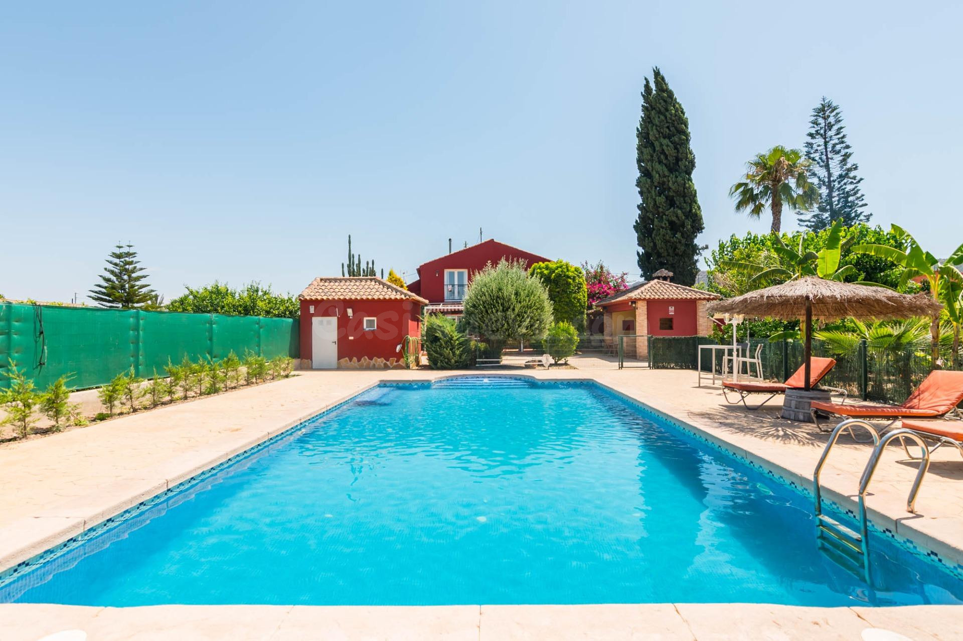 Casa Totalmente Reformada con Terreno y piscina propia en Be - foto 2