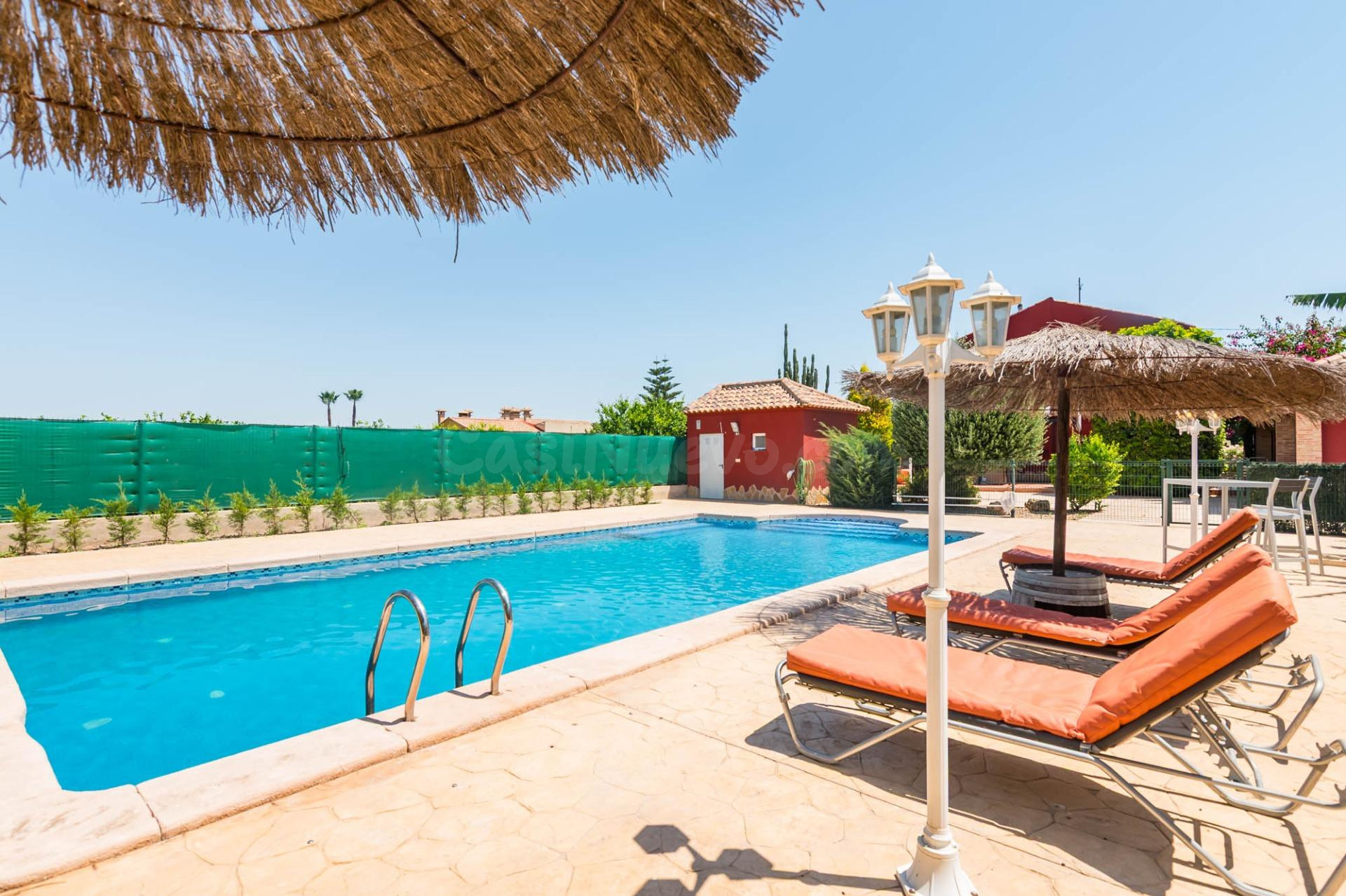 Casa Totalmente Reformada con Terreno y piscina propia en Be - foto 3