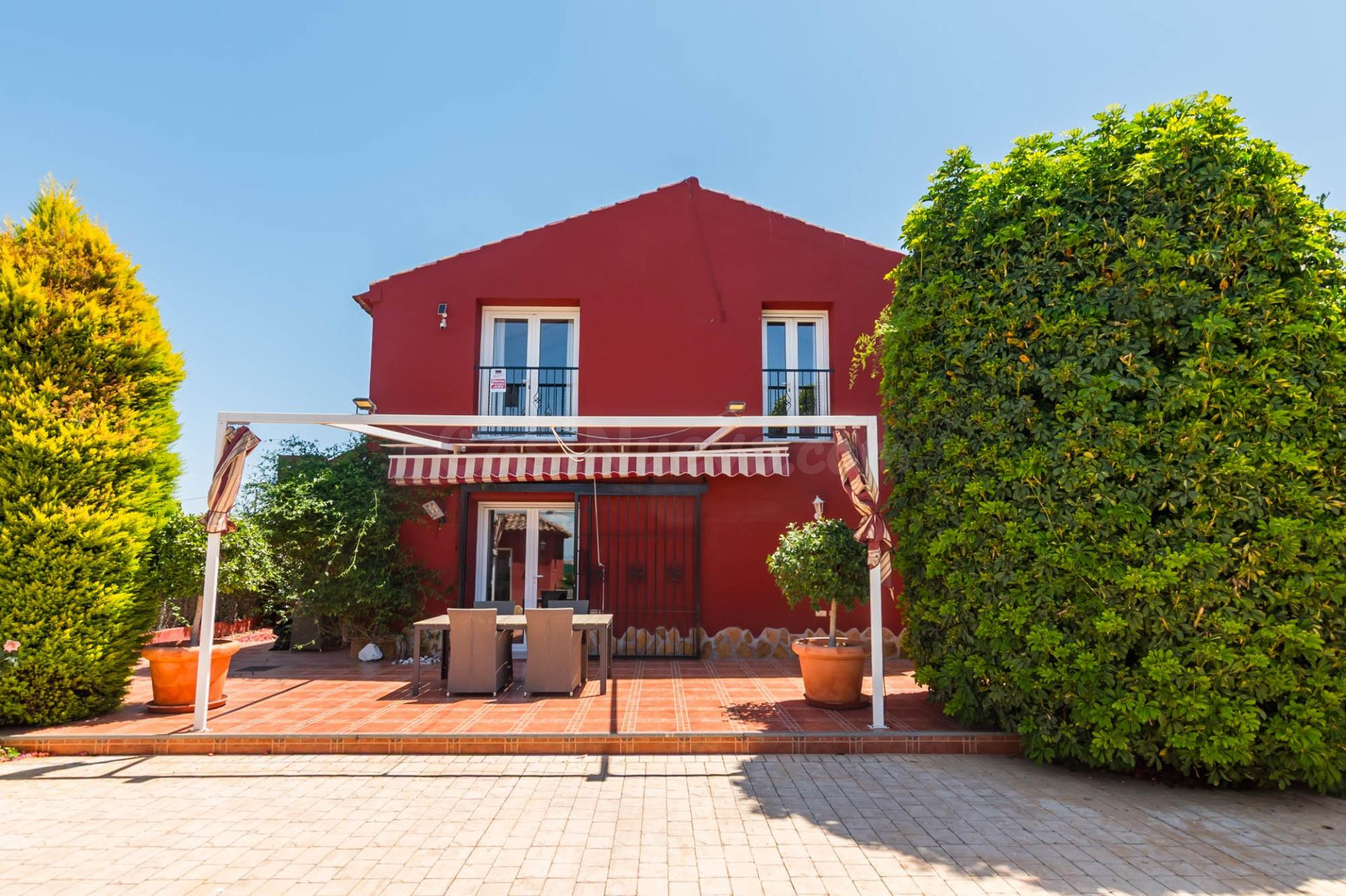 Casa Totalmente Reformada con Terreno y piscina propia en Be - foto 4