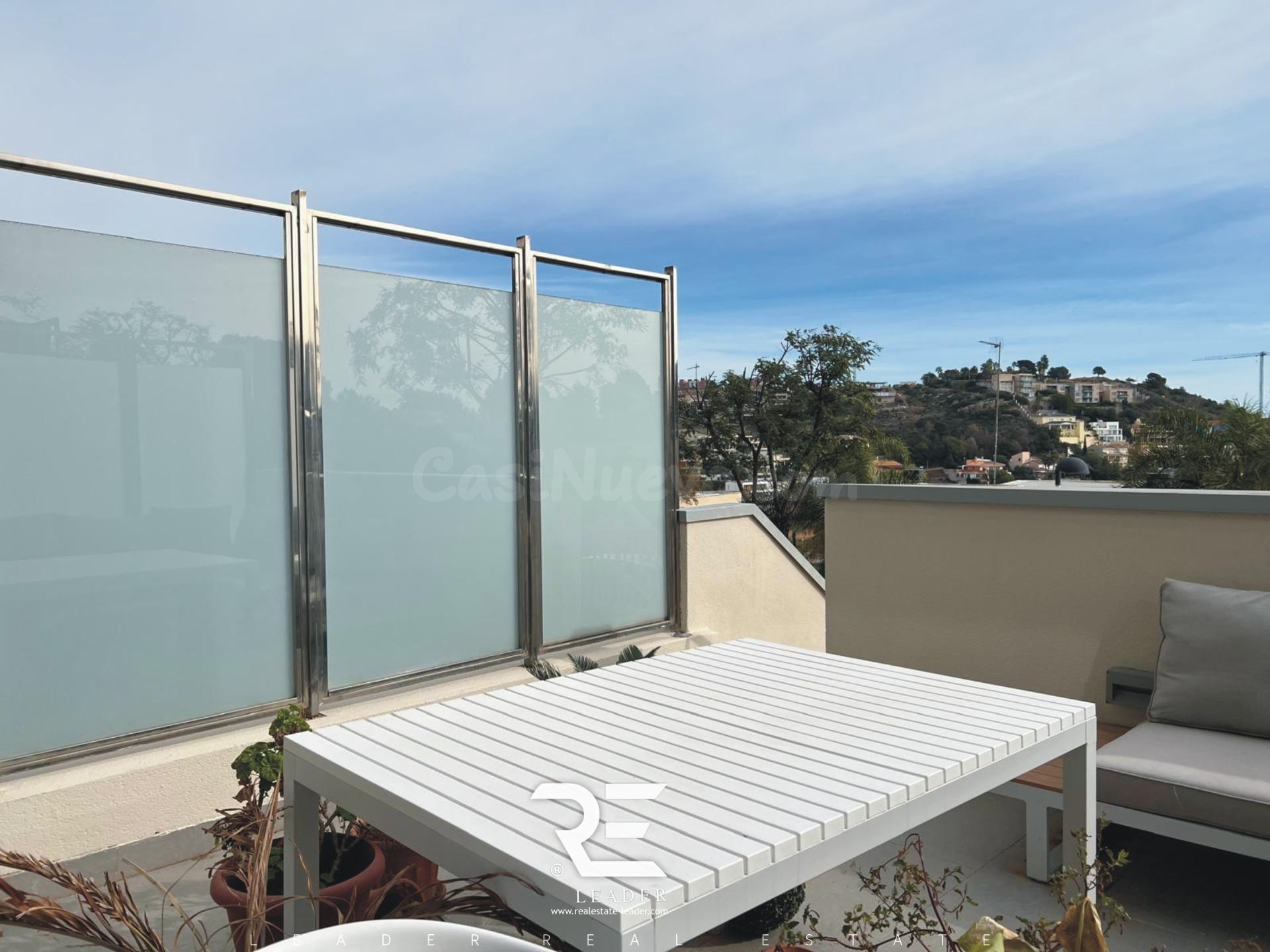 PRECIOSO DÚPLEX CON TERRAZA Y VISTAS AL MAR EN OROPESA MUY CERCA DE LA PLAYA DE BELLVER !!