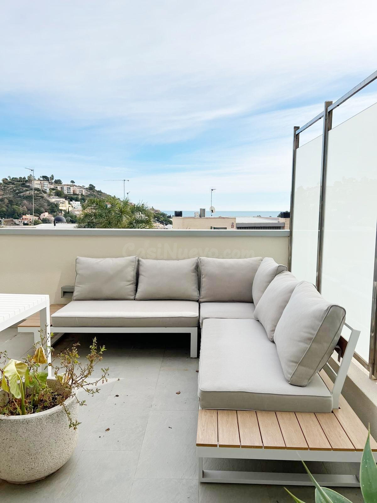 PRECIOSO DÚPLEX CON TERRAZA Y VISTAS AL MAR EN OROPESA MUY C - foto 2