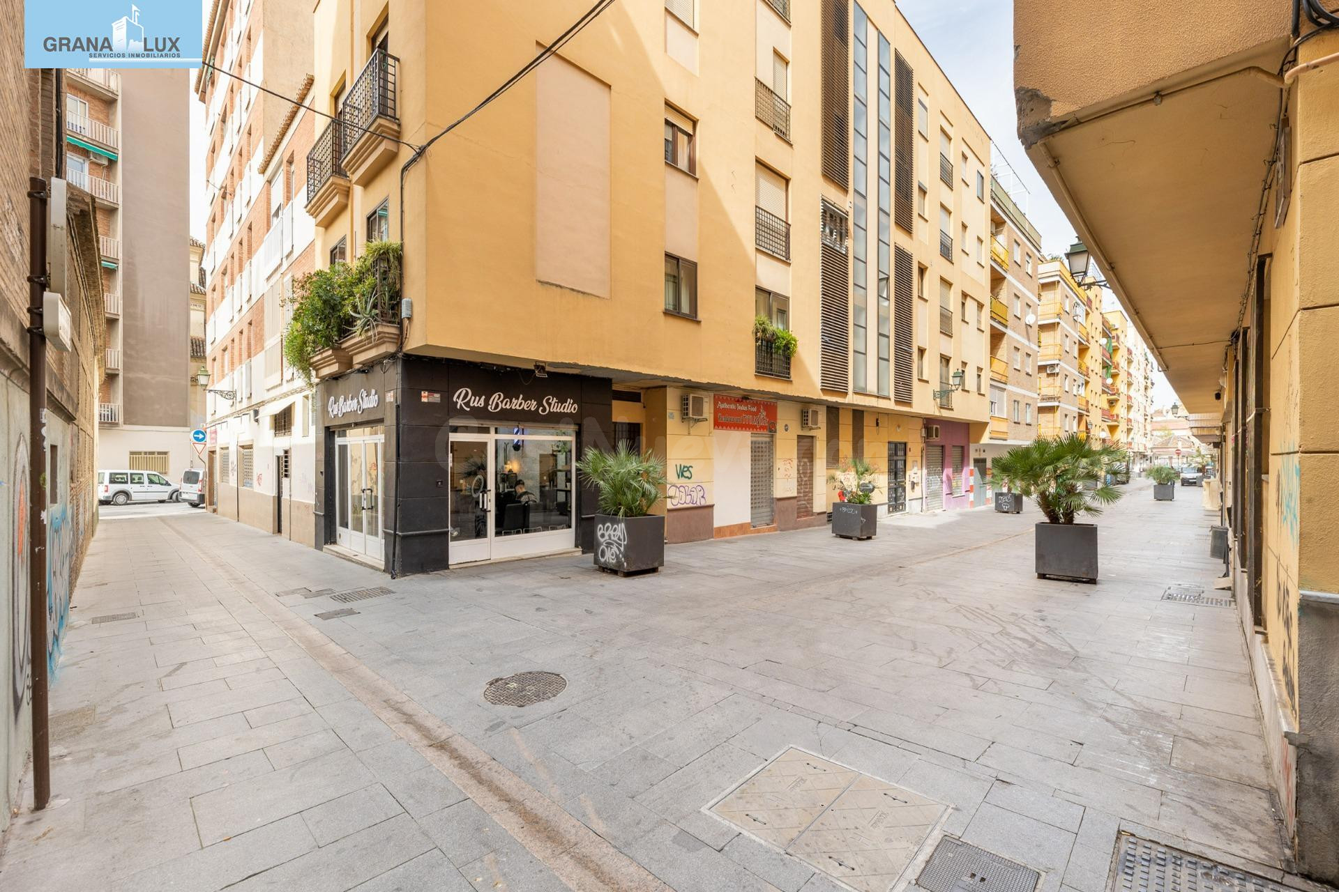 SE VENDE PLAZA DE GARAJE JUNTO PLAZA DE GRACIA (USUFRUCTO)