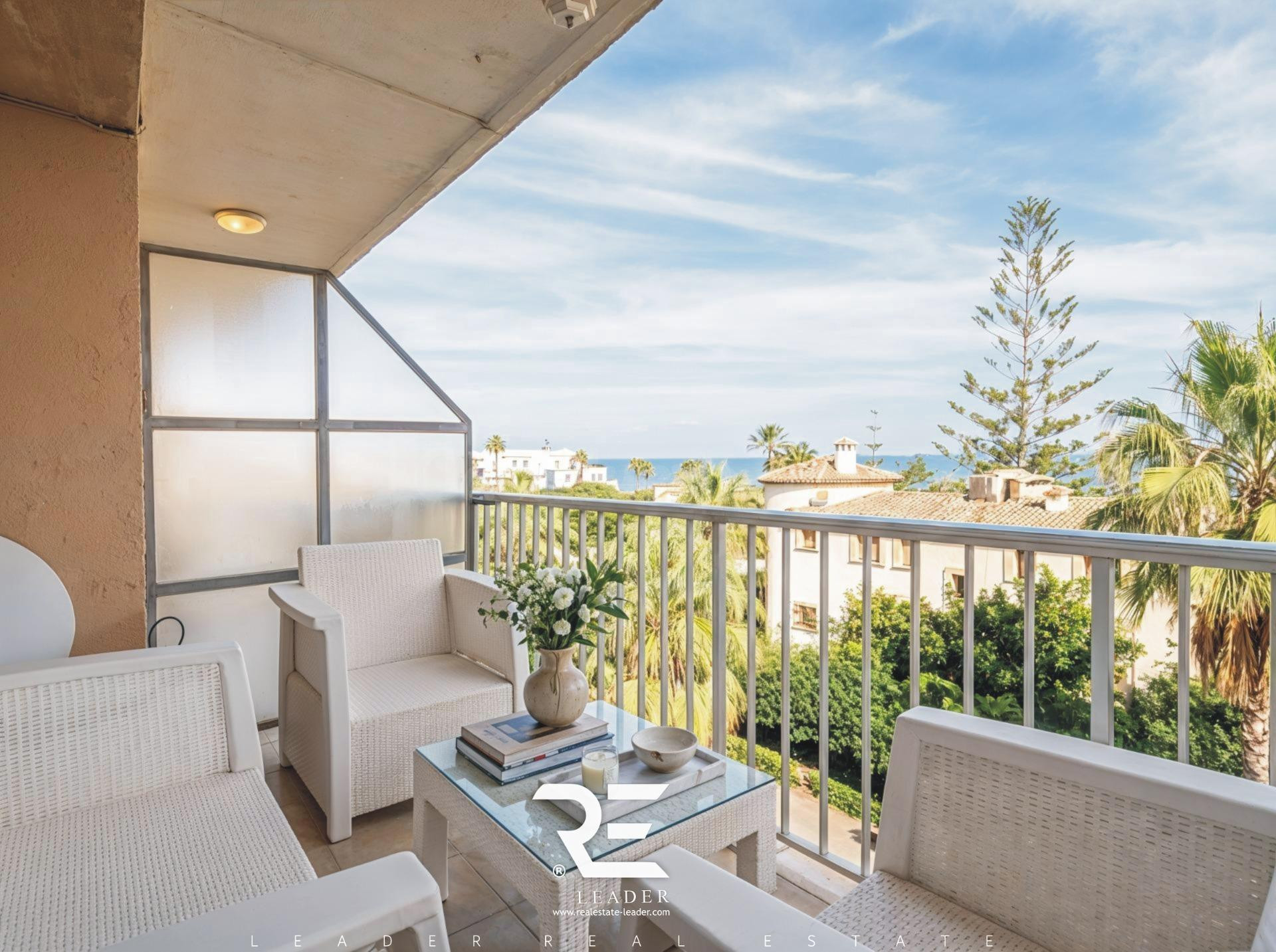 ÁTICO CON TERRAZA, VISTAS AL MAR Y A 120 METROS DE LA PLAYA
