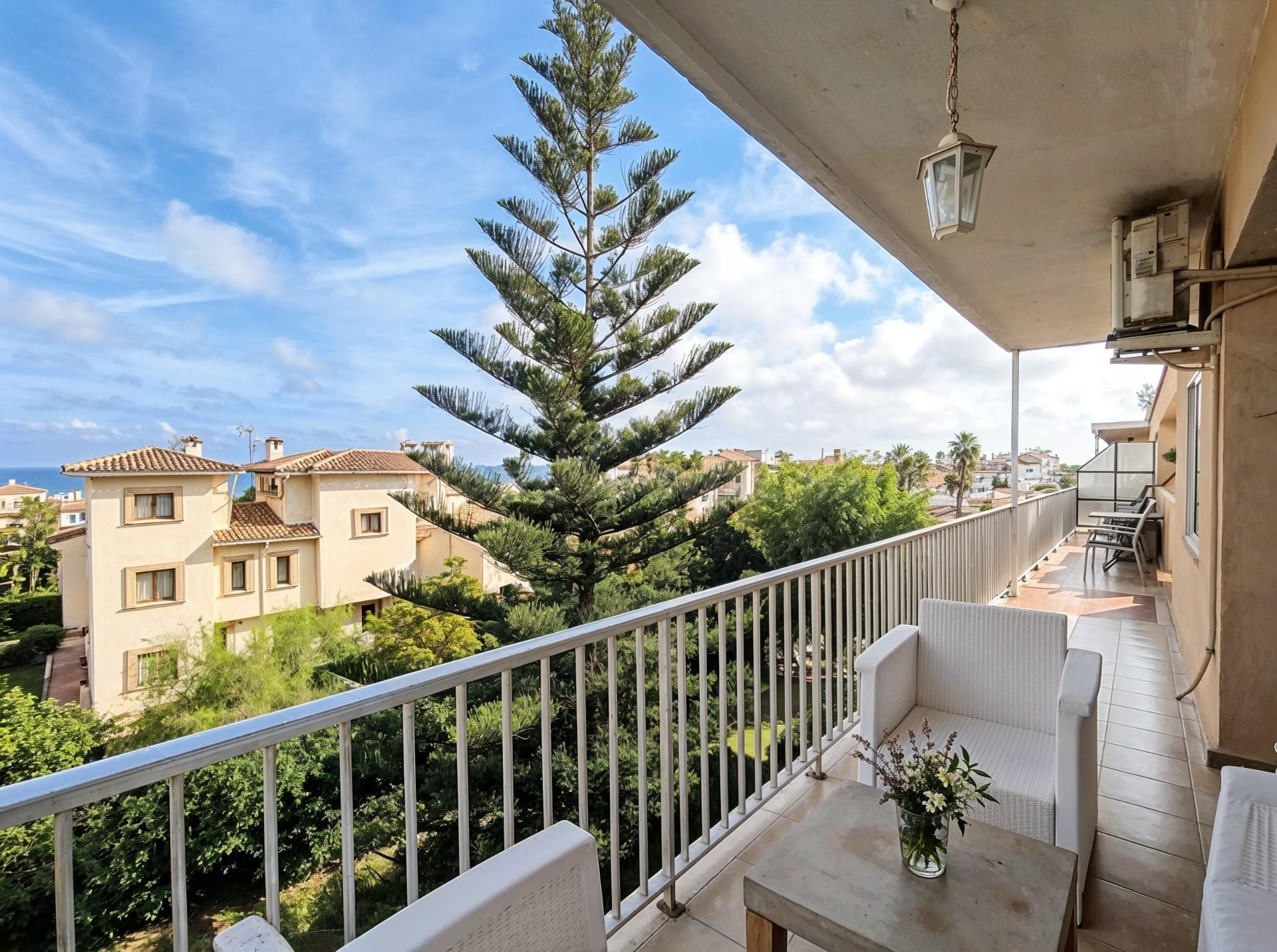 ÁTICO CON TERRAZA, VISTAS AL MAR Y A 120 METROS DE LA PLAYA - foto 3