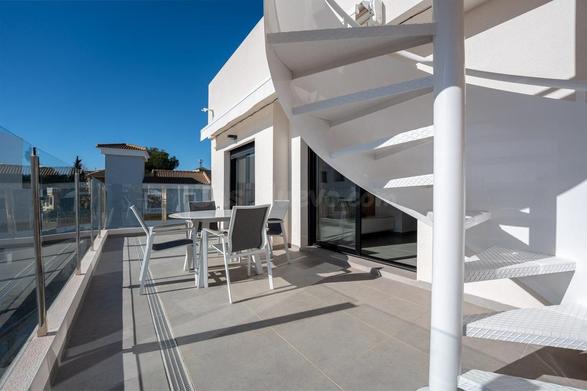Atico de 2 dormitorios, Orihuela Costa - foto 4