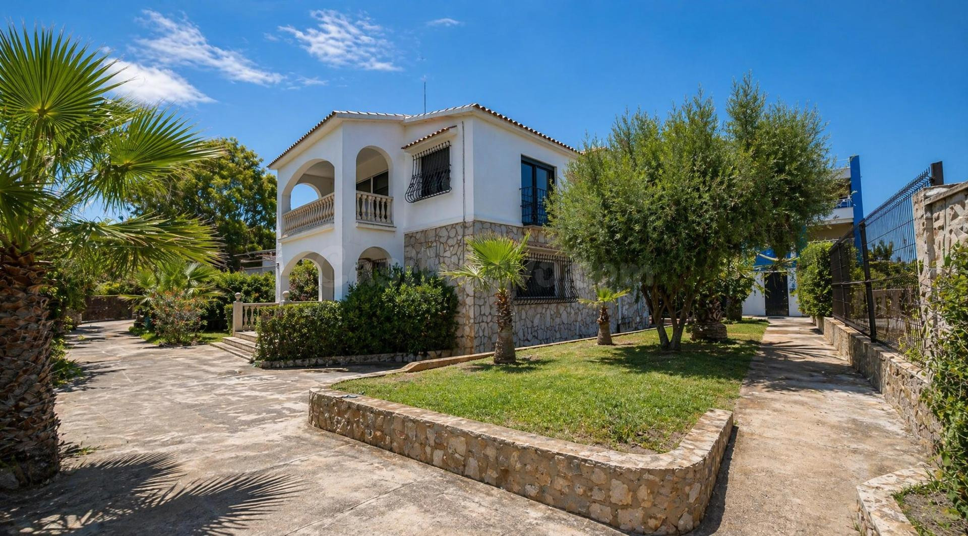 VILLA EN PRIMERA LÍNEA EN DÉNIA – DONDE EL MAR DEJA DE SER V - foto 4