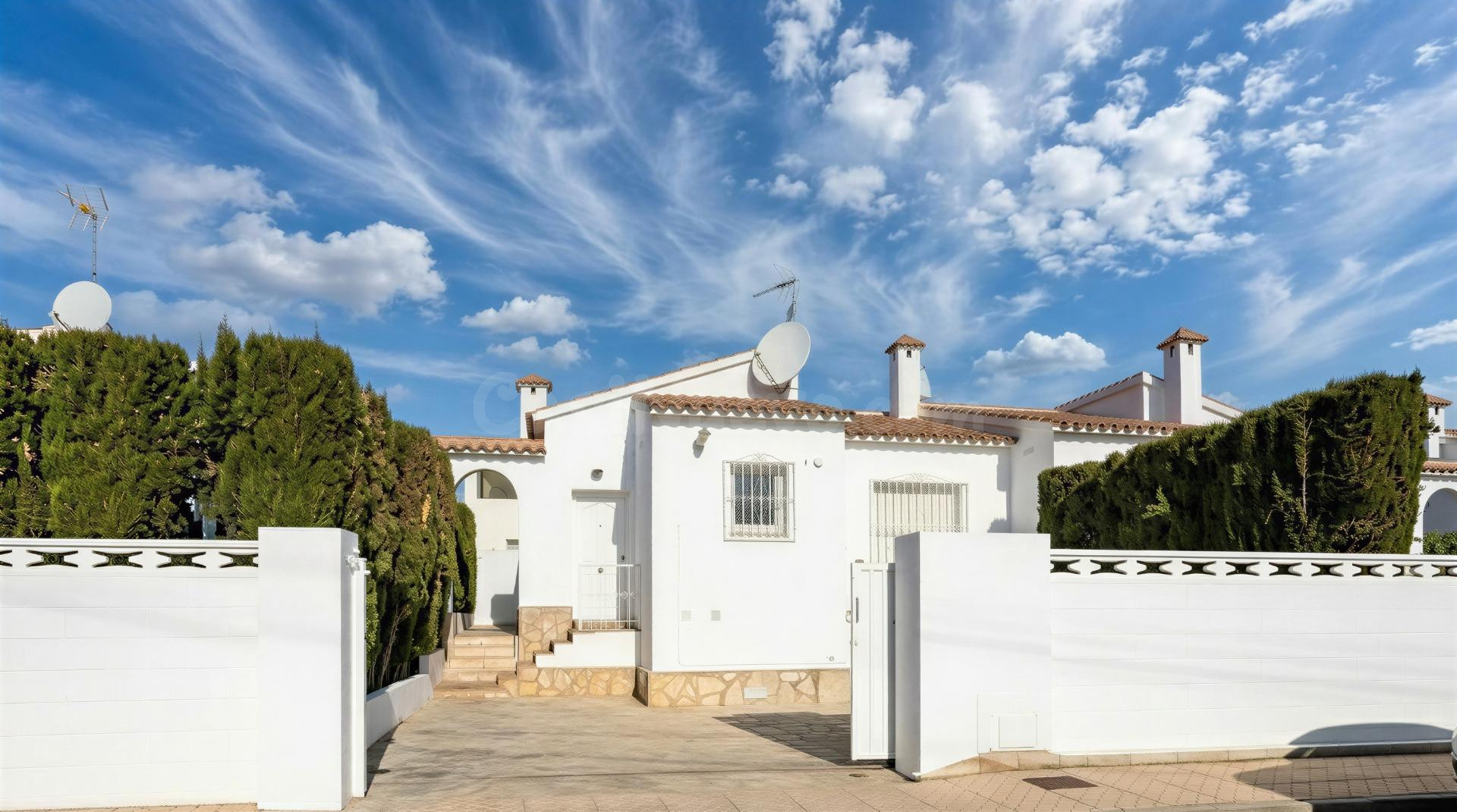 CHALET EN DÉNIA: DONDE EL MEDITERRÁNEO NO SE VISITA — SE VIV - foto 3
