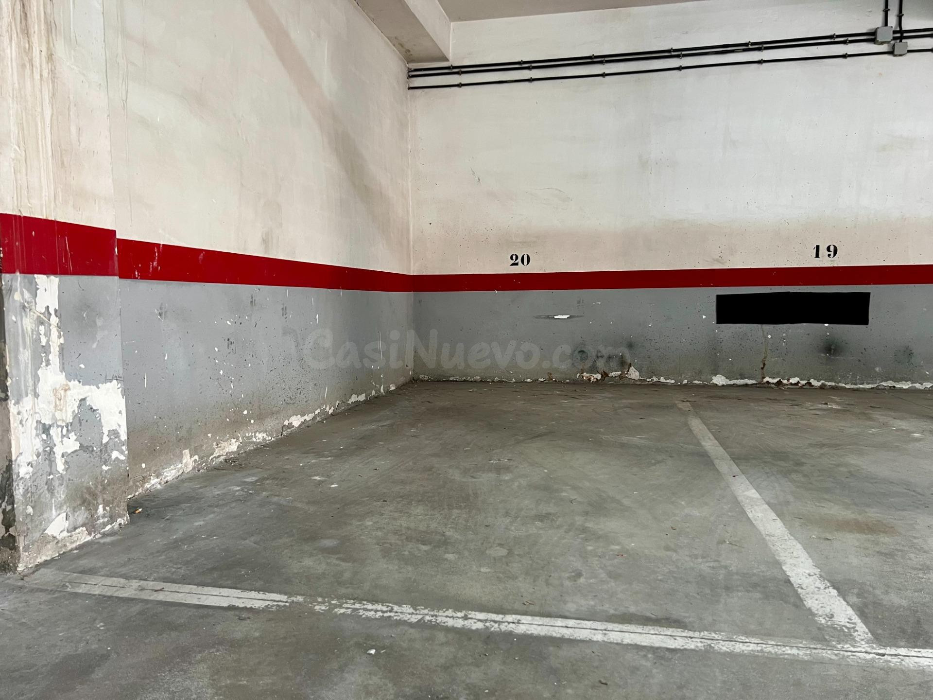 Tres plazas de parquin en venta en el centro de Cardedeu