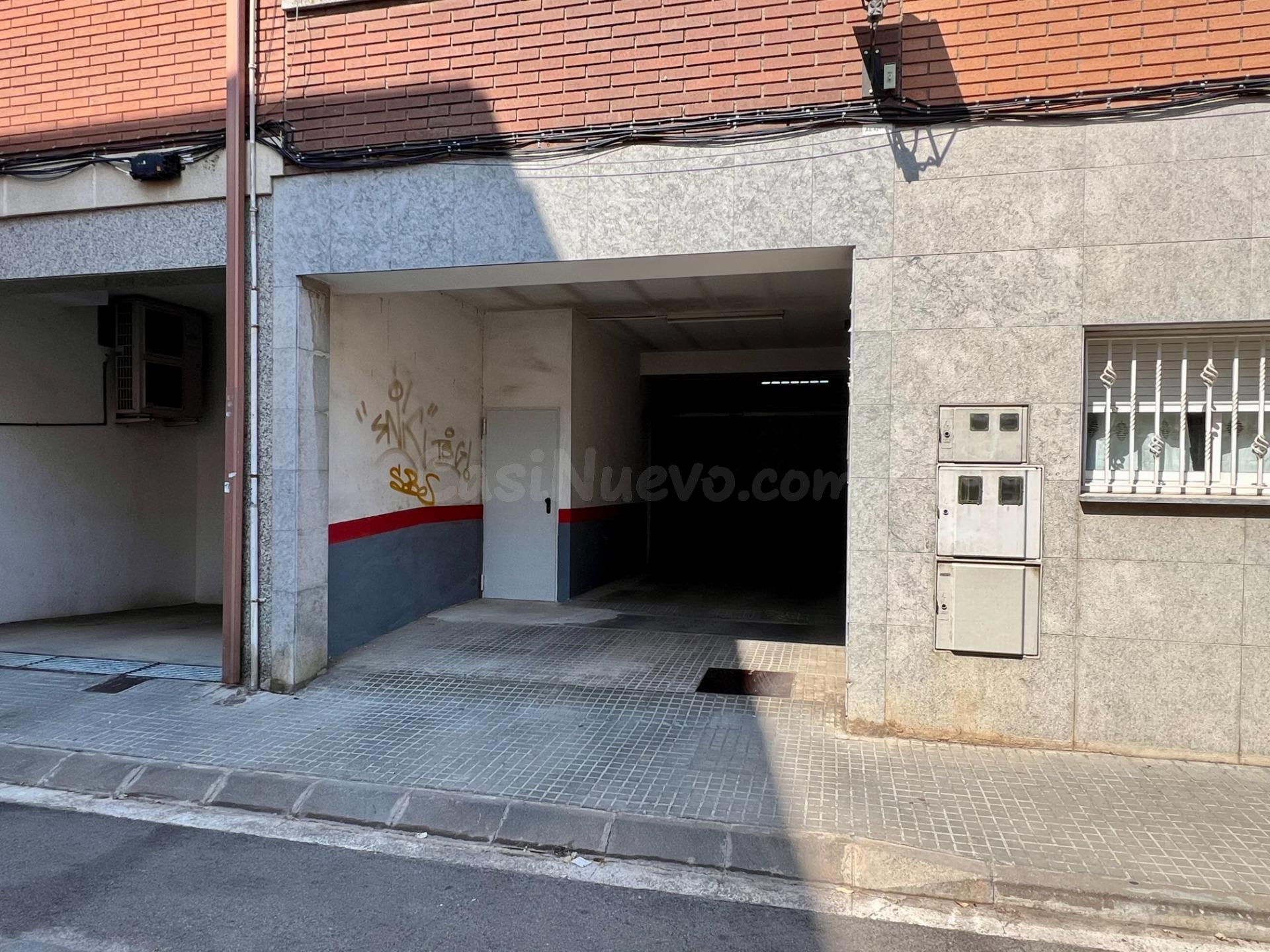 Tres plazas de parquin en venta en el centro de Cardedeu - foto 2
