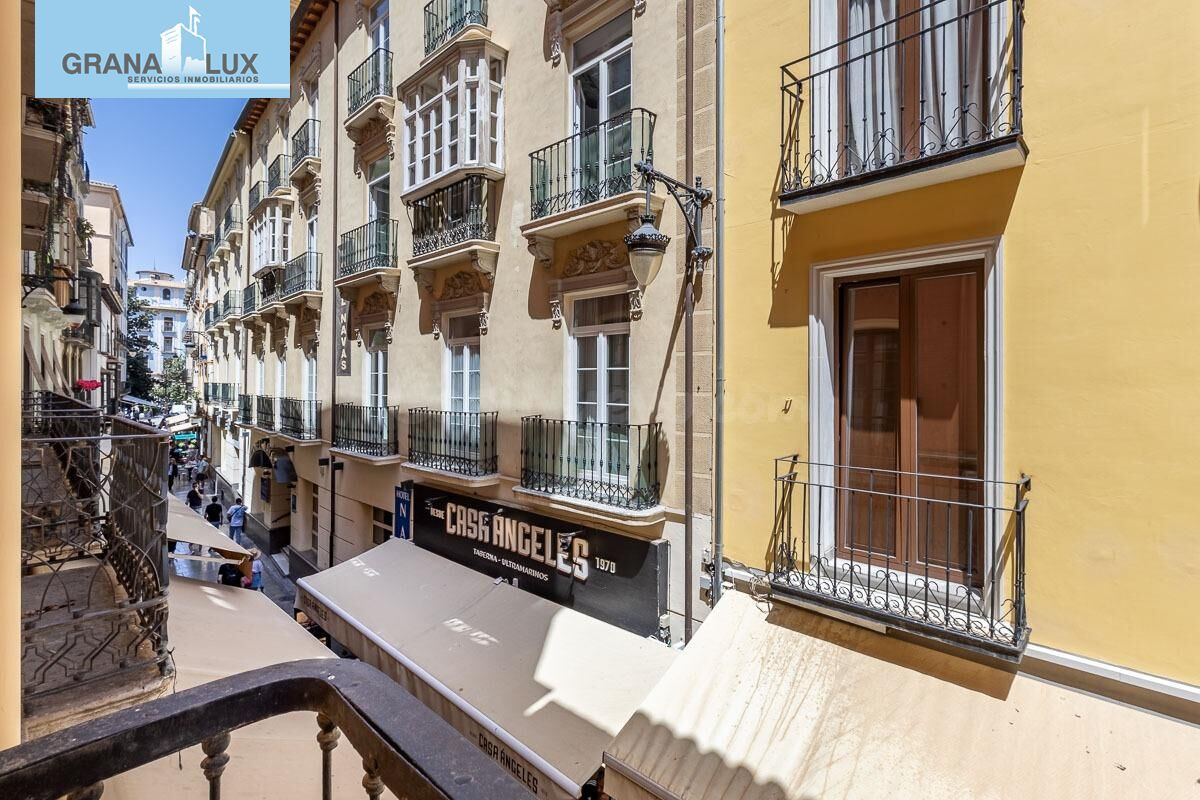 Piso Turístico en el corazón de Granada - foto 3