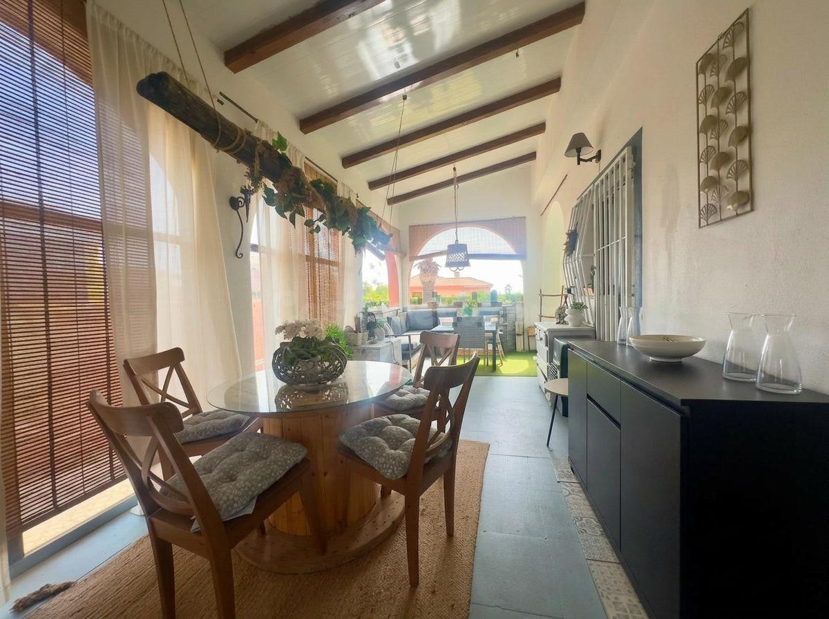 CHALET INDEPENDIENTE: ESPACIO, SOL Y POTENCIAL REAL EN TORRE - foto 5