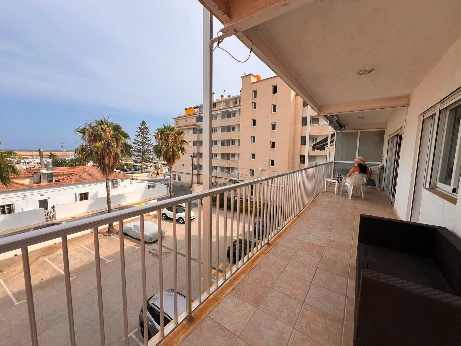 PISO CON VISTAS AL PUERTO — ALTEA. 3 dormitorios, baño y aseo, cocina, salón-comedo