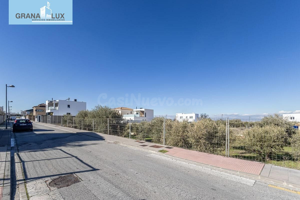 SOLAR CON USO RESIDENCIAL EN VENTA EN LA ZUBIA - foto 3