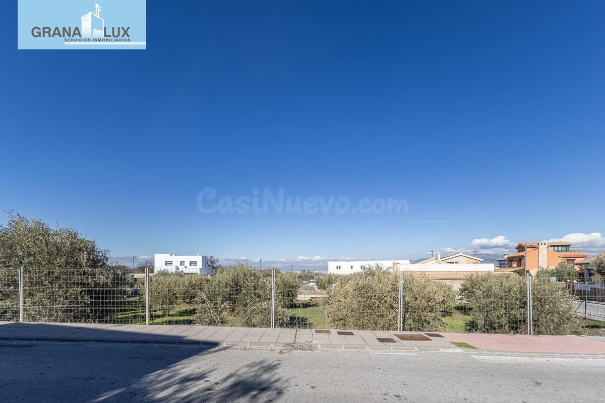 SOLAR CON USO RESIDENCIAL EN VENTA EN LA ZUBIA - foto 4