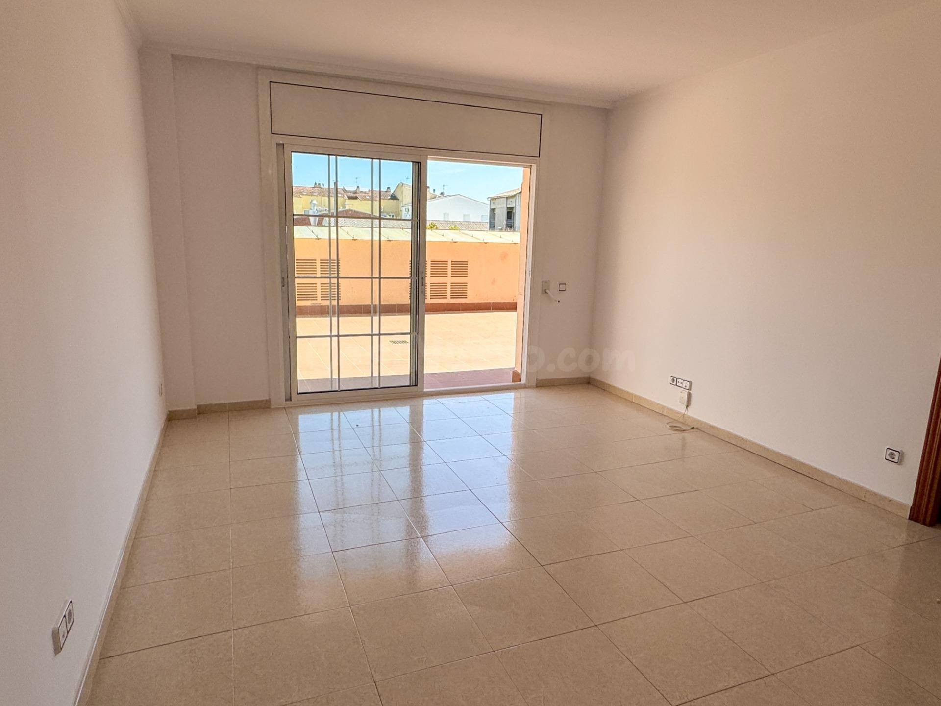 Piso con terraza - foto 5