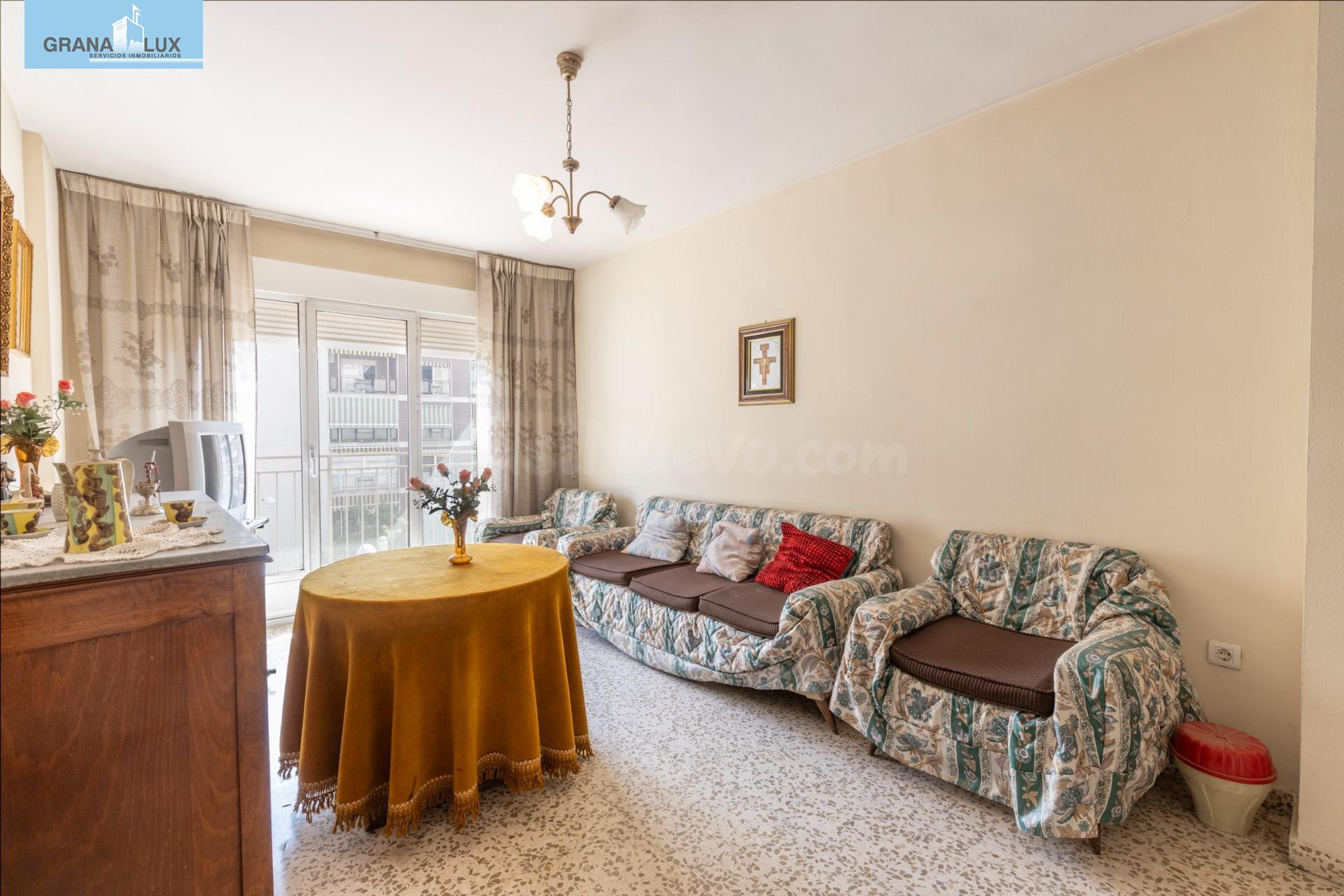 Piso con terraza y gran potencial junto a Camino de Ronda - foto 3