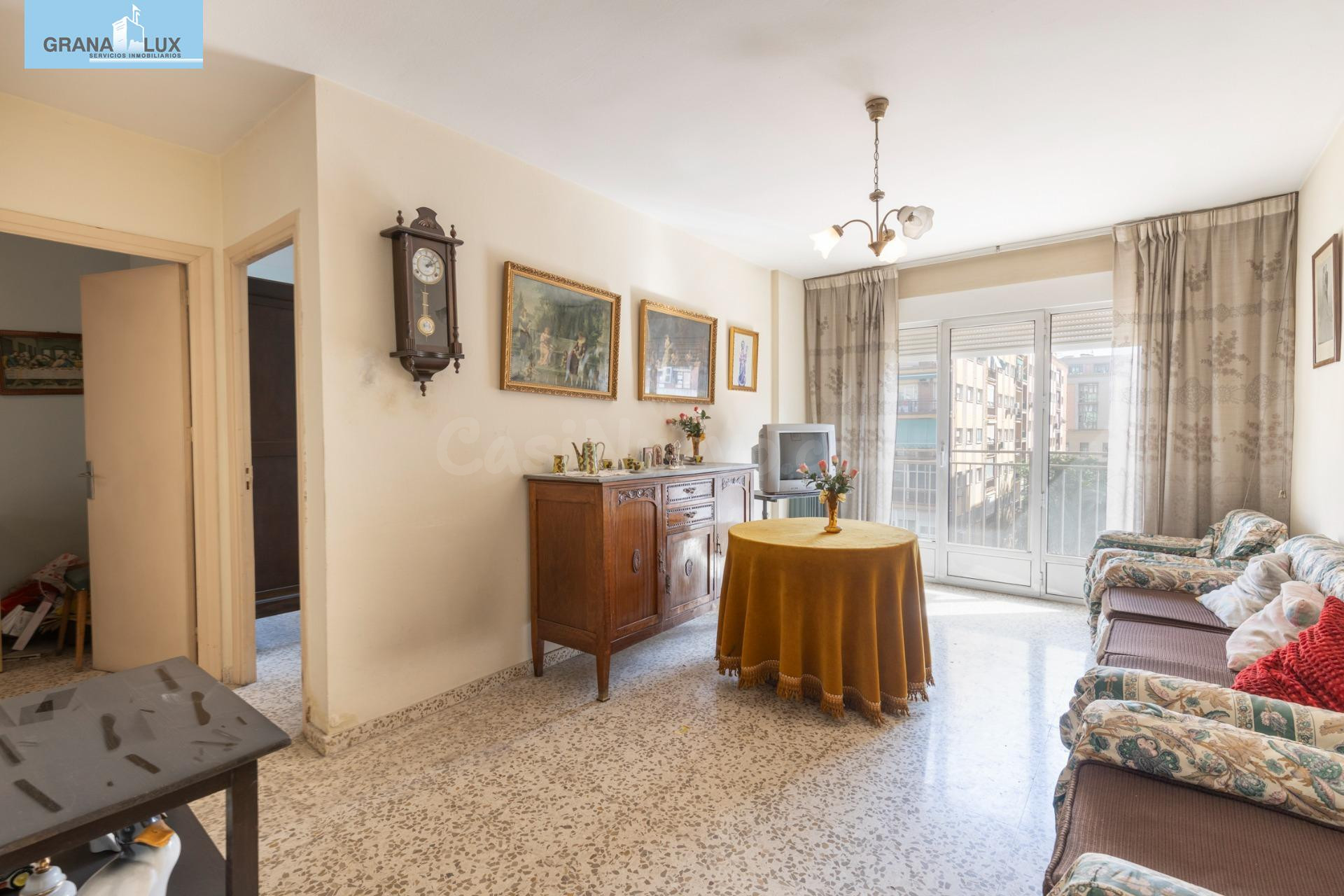 Piso con terraza y gran potencial junto a Camino de Ronda - foto 4