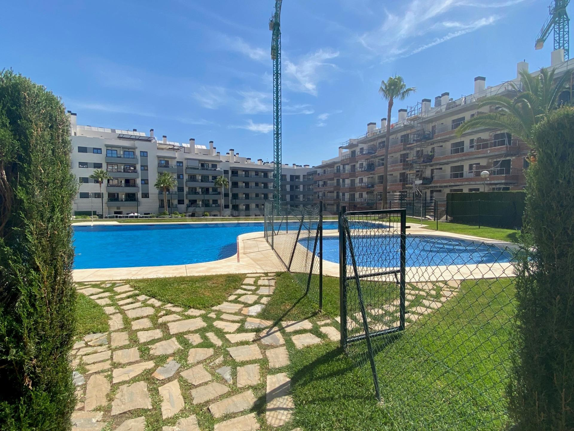 Descubre tu nuevo hogar en Las Lagunas, Mijas - foto 2