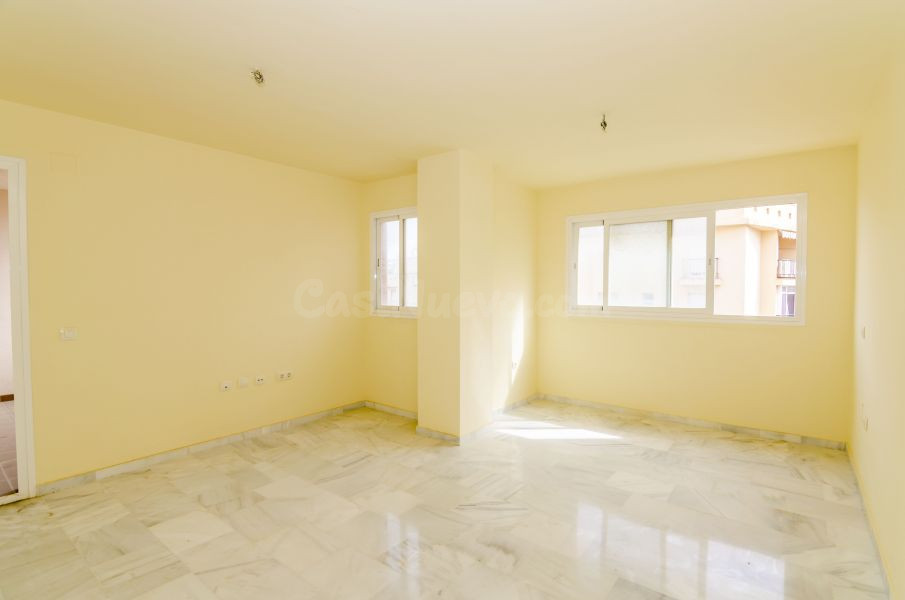 Descubre tu nuevo hogar en Las Lagunas, Mijas - foto 4