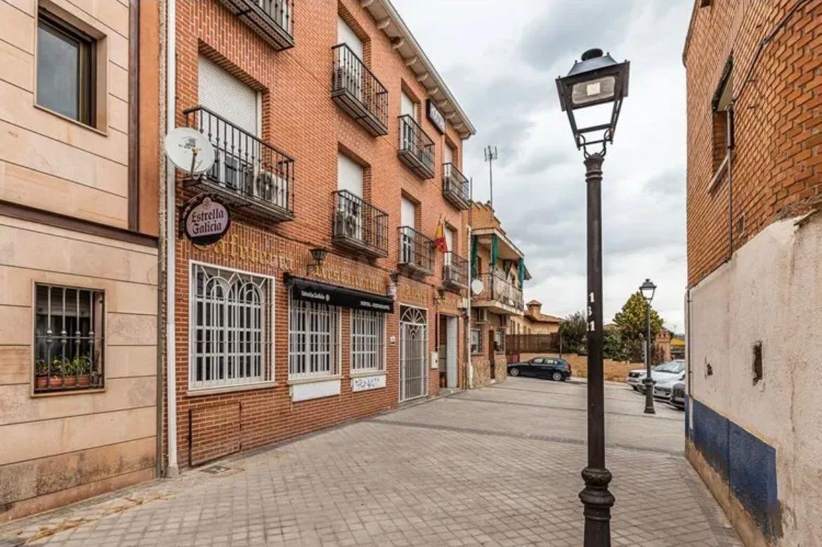 ENCANTADOR HOSTAL RESTAURANTE EN SAN AGUSTIN DE GUADALIX !! - foto 2