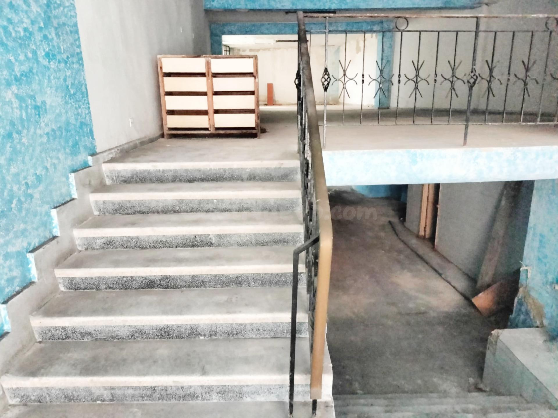 SE VENDE LOCAL CENTRICO A REFORMAR PARA CUALQUIER ACTIVIDAD  - foto 2