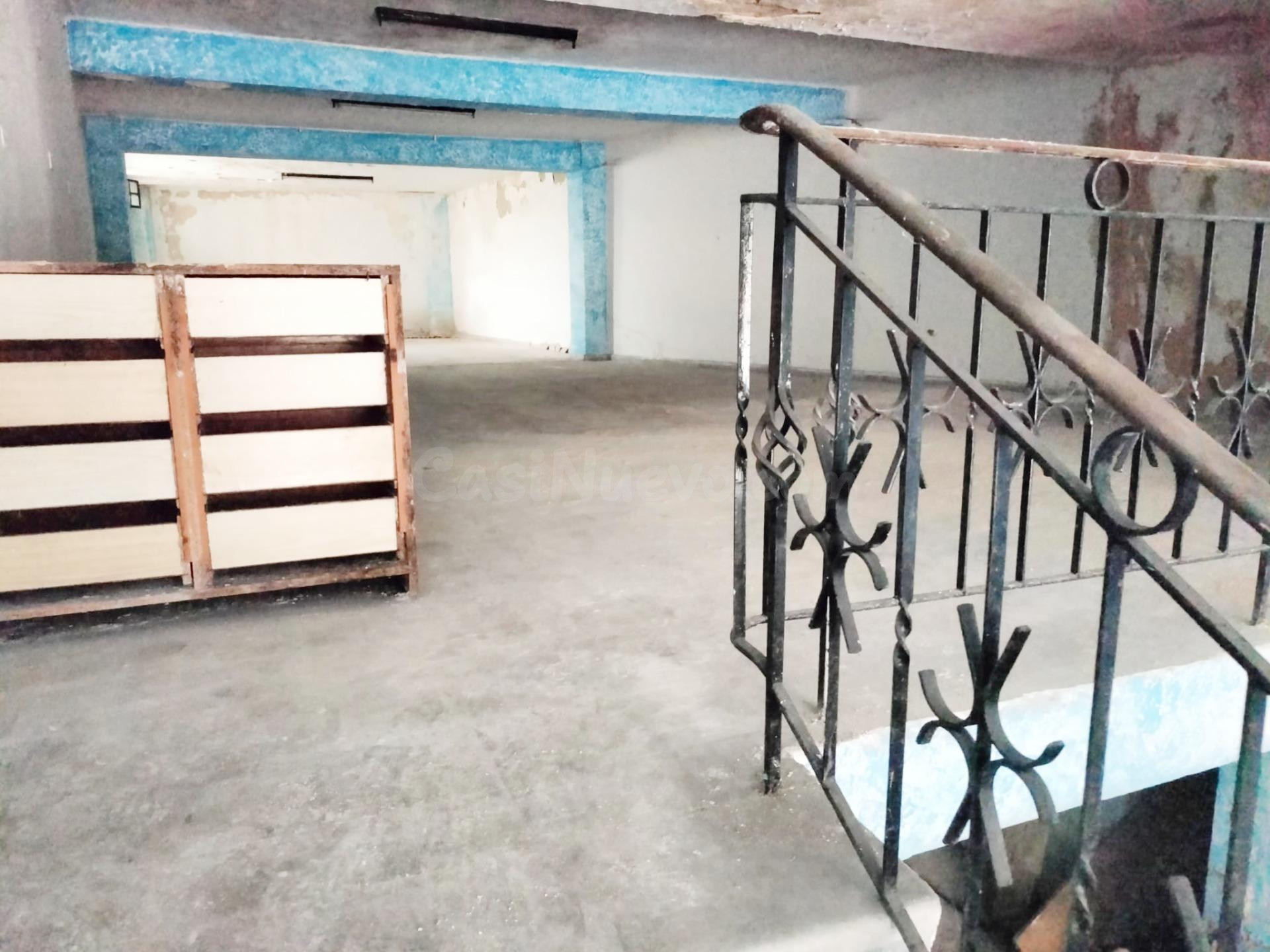SE VENDE LOCAL CENTRICO A REFORMAR PARA CUALQUIER ACTIVIDAD  - foto 3