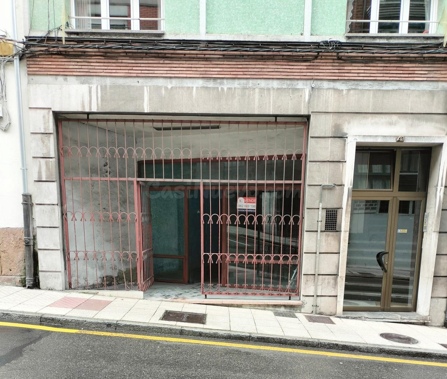 SE VENDE LOCAL CENTRICO A REFORMAR PARA CUALQUIER ACTIVIDAD  - foto 4