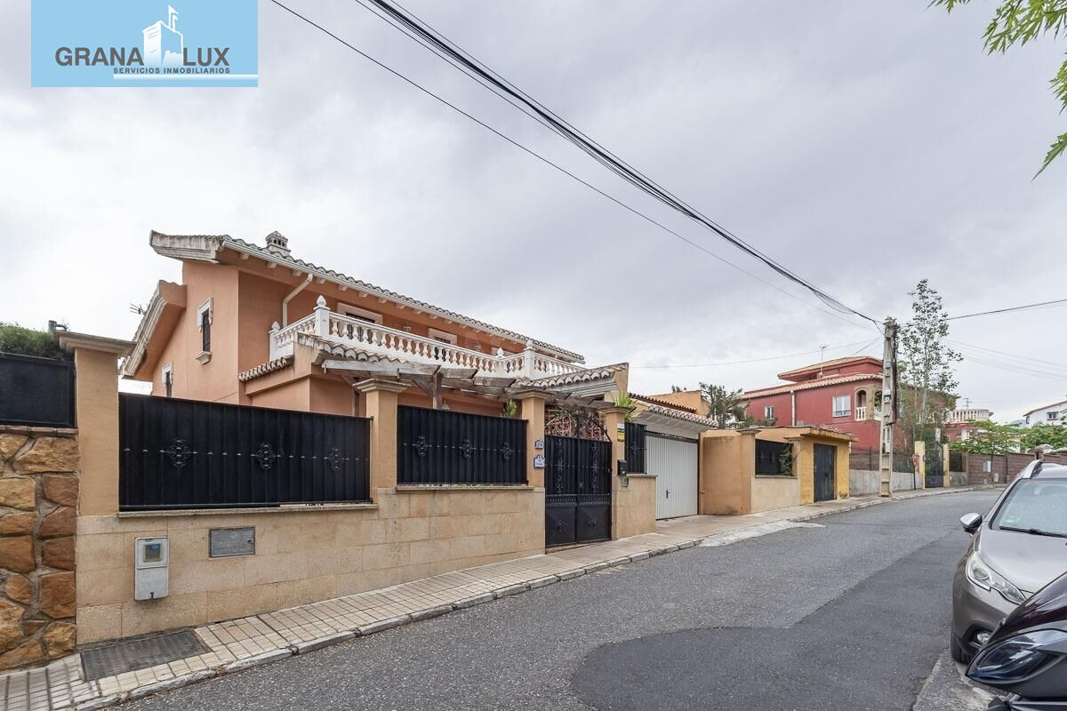 Espectacular Casa de Lujo en Urbanización Los Cerezos