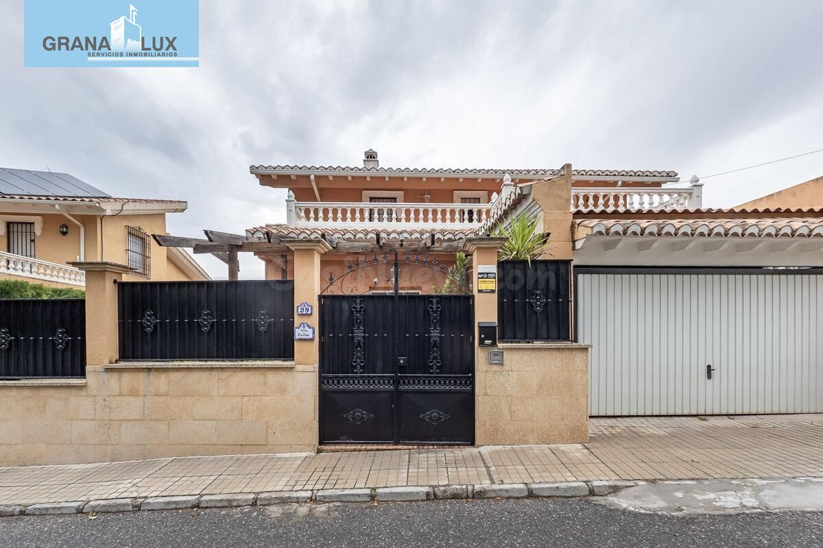 Espectacular Casa de Lujo en Urbanización Los Cerezos - foto 2