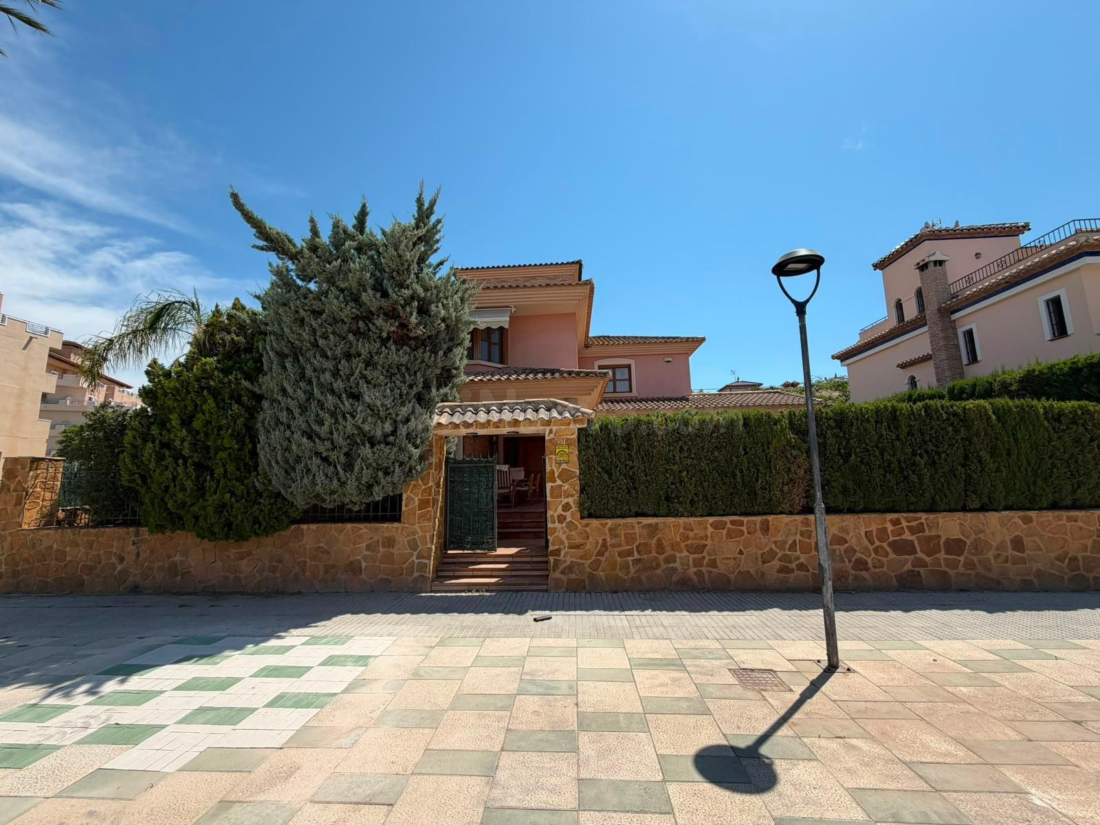 Exclusiva villa de diseño a escasos metros del Mar Menor - foto 2