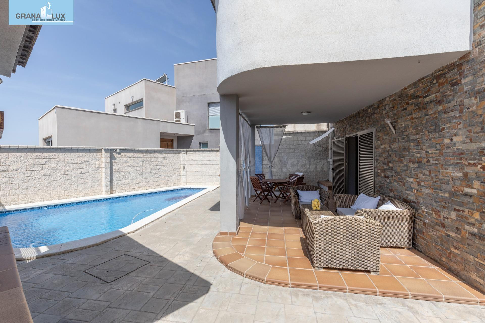 ¡ESPECTACULAR CHALET INDEPENDIENTE MODERNO CON PISCINA PRIVA - foto 3