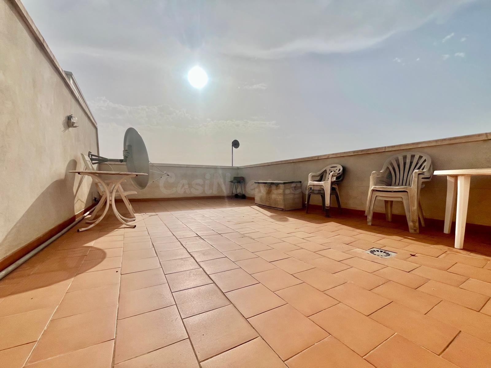 Bungalow en planta alta con solárium privado, piscina y a po - foto 4