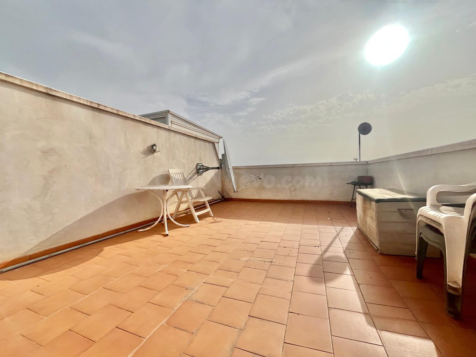 Bungalow en planta alta con solárium privado, piscina y a po - foto 5