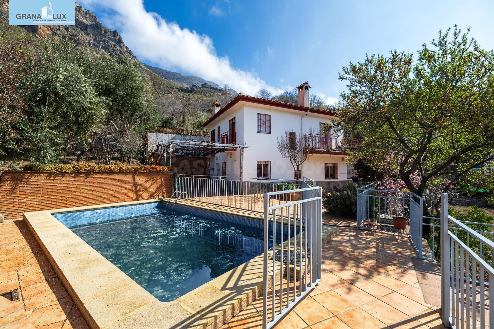 FINCA  URBANA ÚNICA CON DOS VIVIENDAS EN GÜÉJAR SIERRA