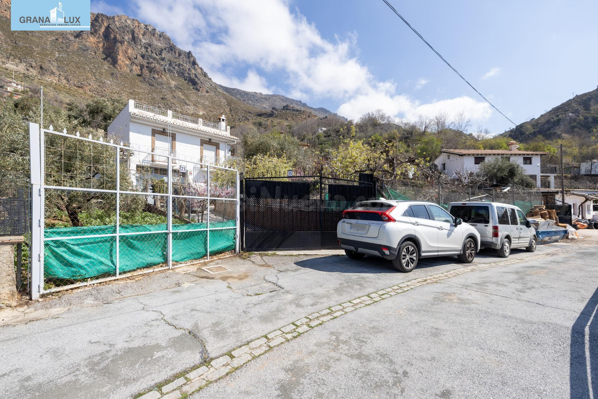 FINCA URBANA ÚNICA CON DOS VIVIENDAS EN GÜÉJAR SIERRA - foto 2