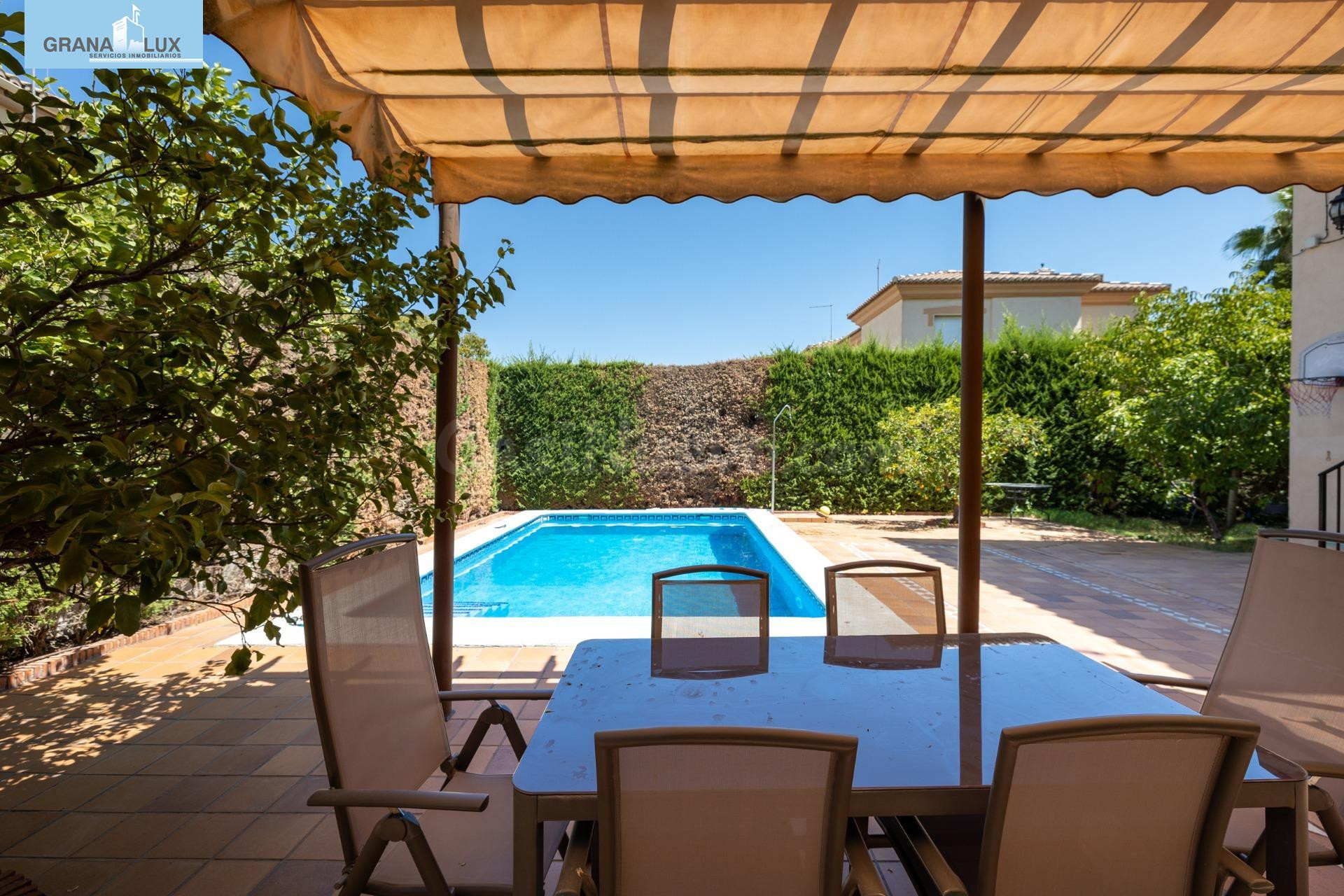 Preciosa Casa Pareada en Urbanización El Ventorrilo (Vegas d - foto 2
