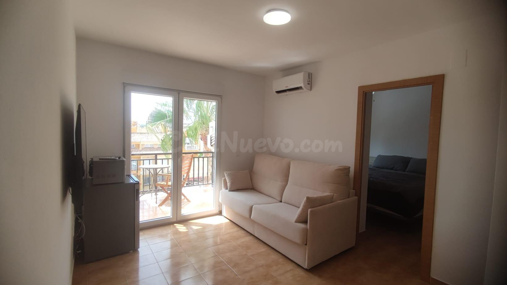 Fantástico apartamento de un dormitorio a solo 100 metros del mar en Mar Azul, Torrevieja - foto 3