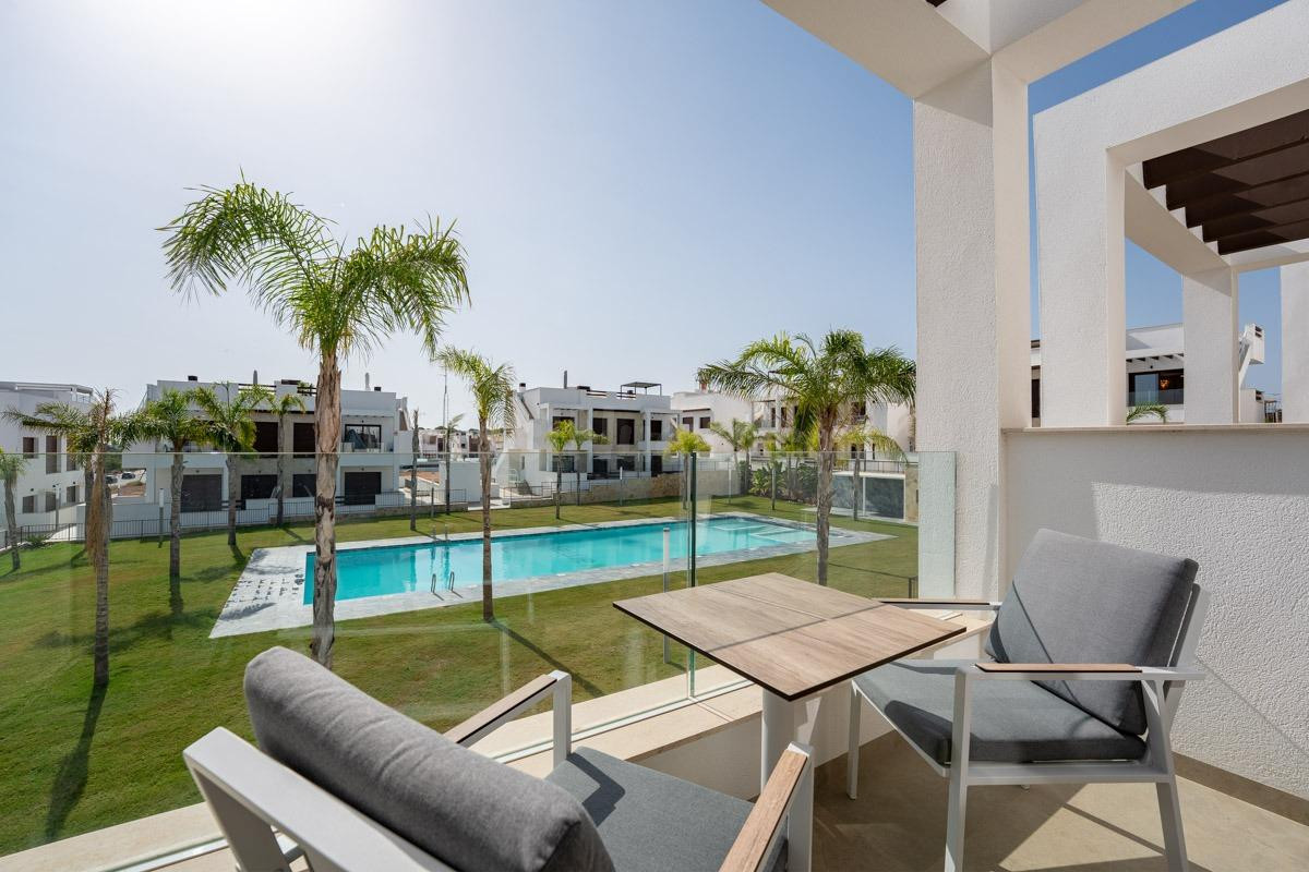 Modern 2-Bedroom Top Floor Apartment with Private Solarium and Spectacular Pink Lake Views