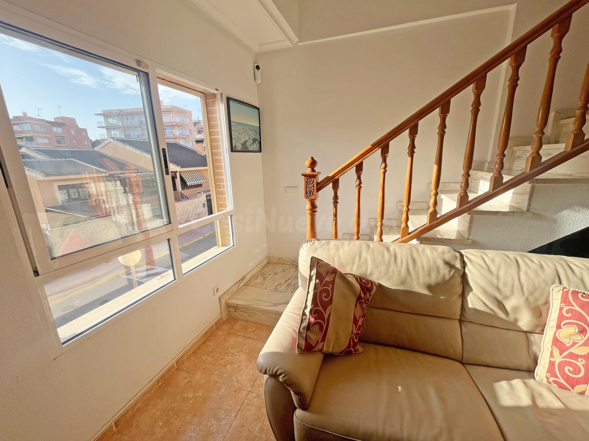 BONITO DUPLEX FAMILIAR CON GARAJE EN GUARDAMAR DEL SEGURA - foto 2