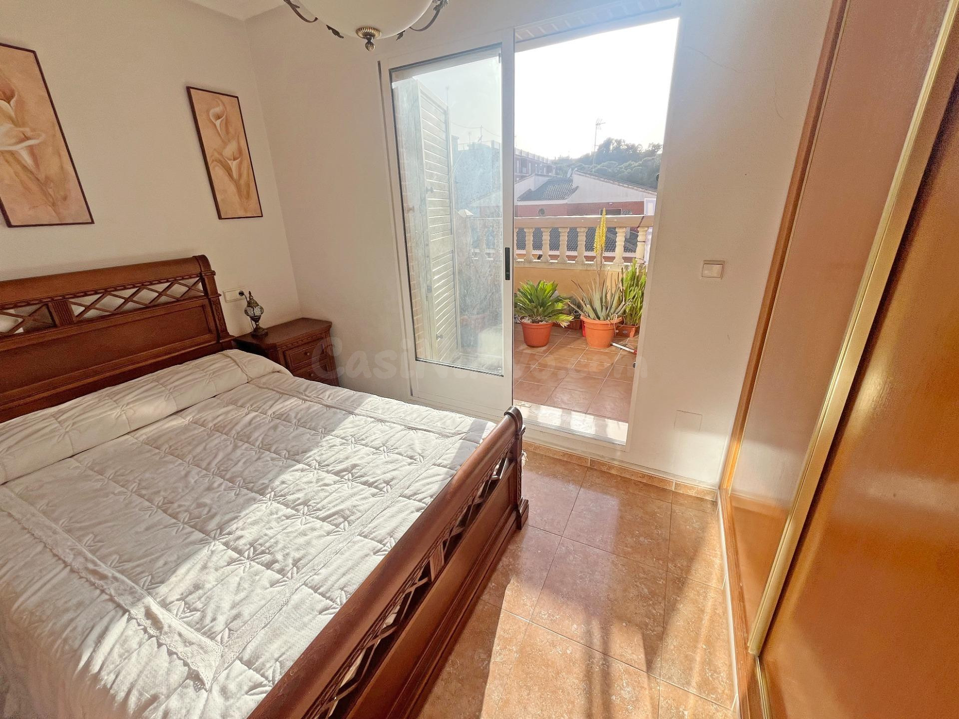 BONITO DUPLEX FAMILIAR CON GARAJE EN GUARDAMAR DEL SEGURA - foto 4