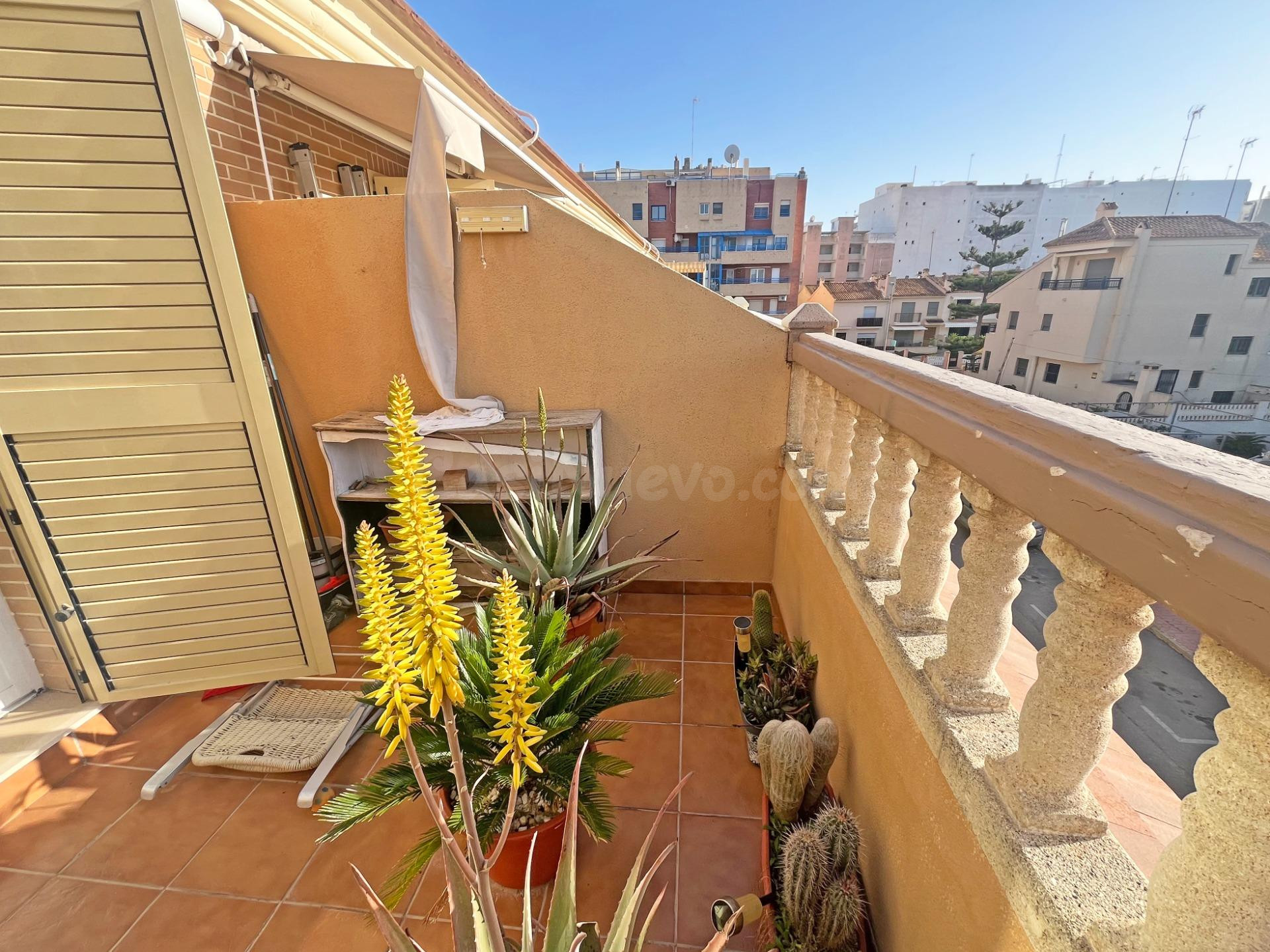 BONITO DUPLEX FAMILIAR CON GARAJE EN GUARDAMAR DEL SEGURA - foto 5