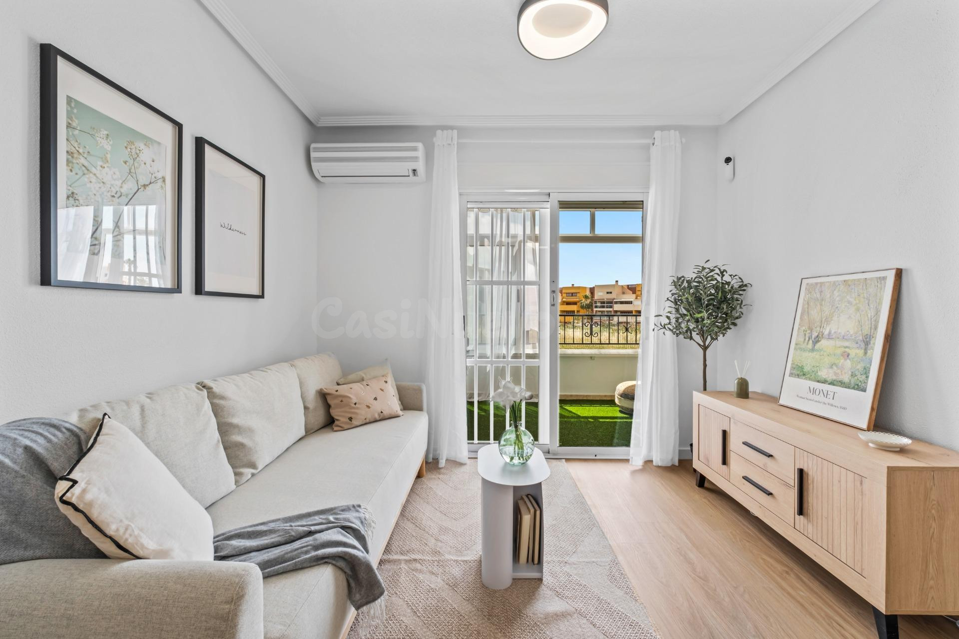 Moderno piso de dos dormitorios en planta baja – Playa Flame