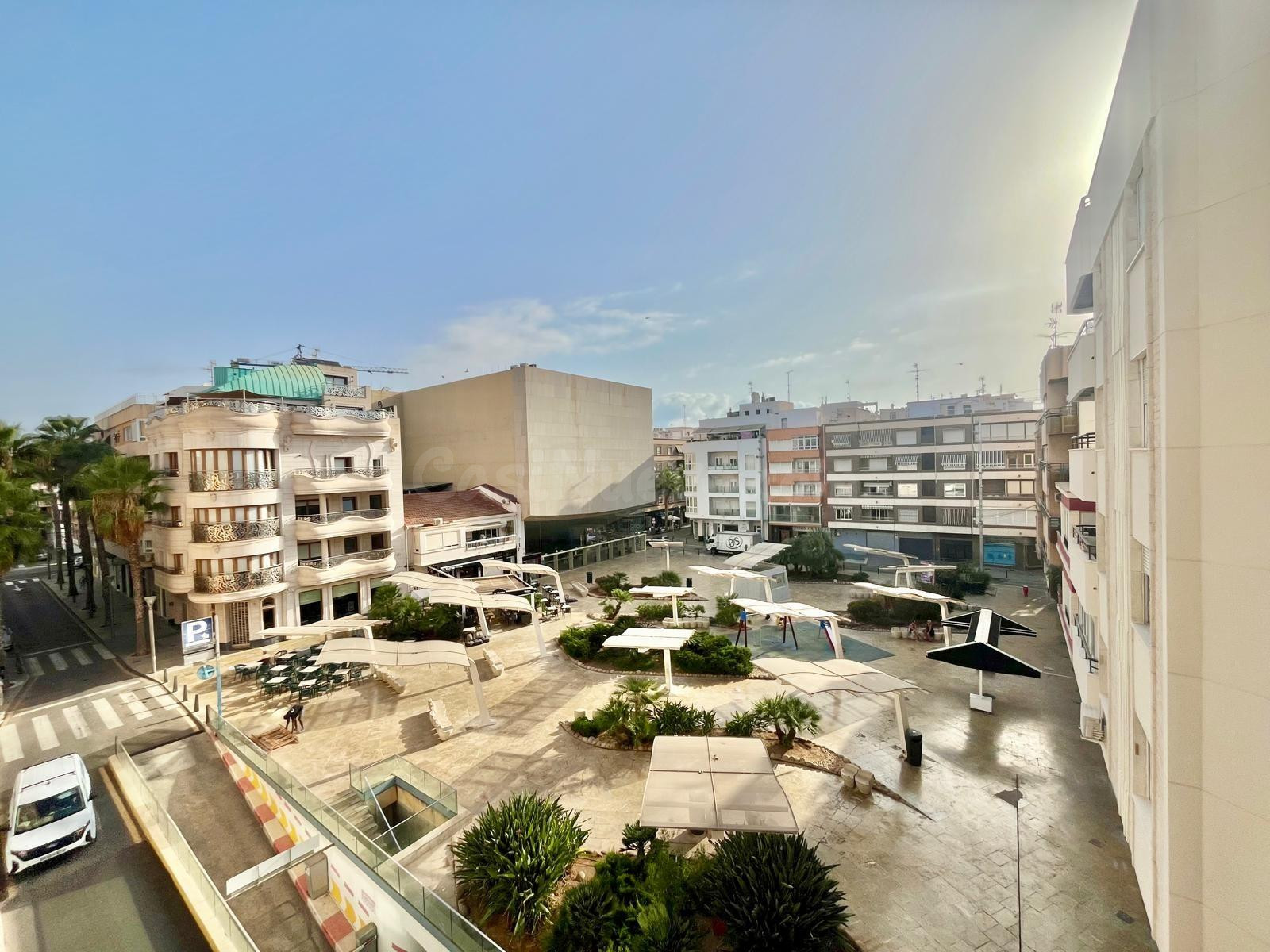 AMPLIO APARTAMENTO DE 106 M2 CON GRAN TERRAZA EN PLENO CENTR - foto 2