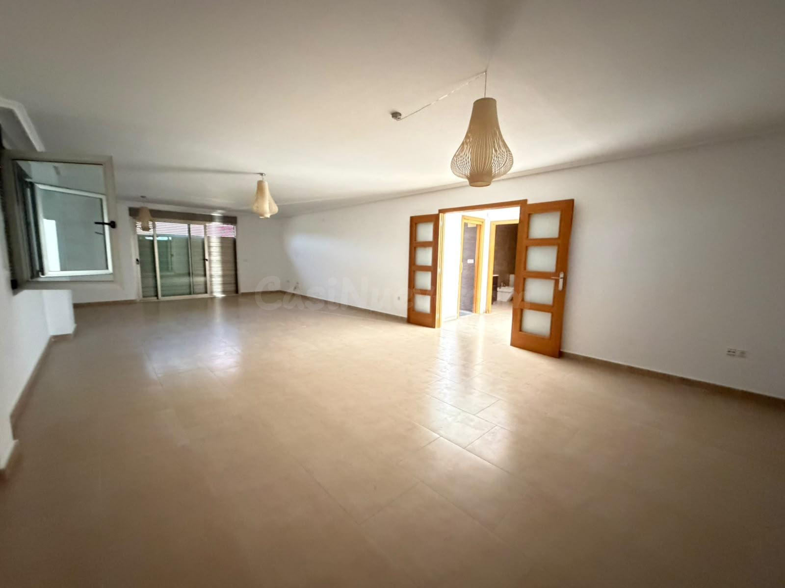 CHALET INDEPENDIENTE CON PISCINA PRIVADA, 813 m2 DE PARCELA Y 451 m2 CONSTRUIDOS - foto 4