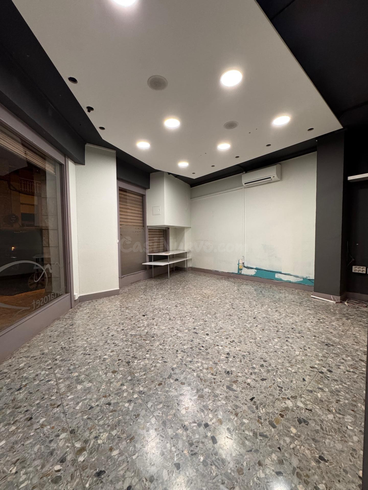 LOCAL COMERCIAL EN VENDA A IGUALADA - POBLE SEC - foto 3