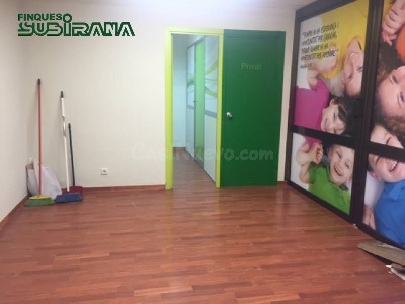 Local comercial 110m² en venta - Poble Sec - foto 2