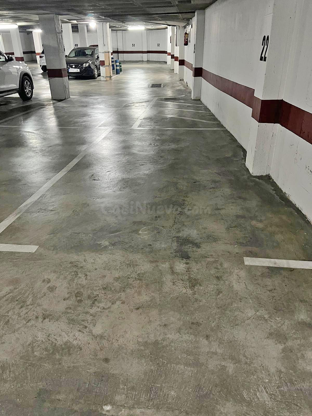 Plaza de parking en el centro de Guardamar del Segura