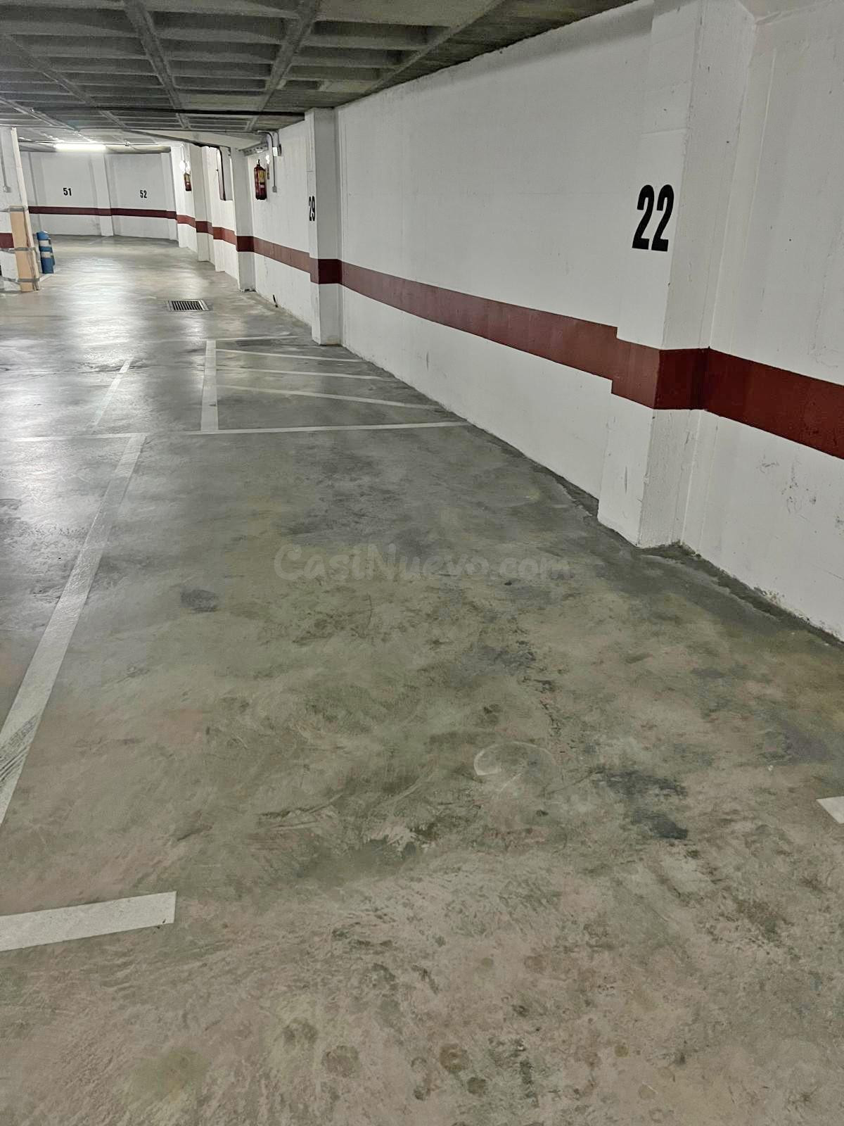 Plaza de parking en el centro de Guardamar del Segura - foto 2