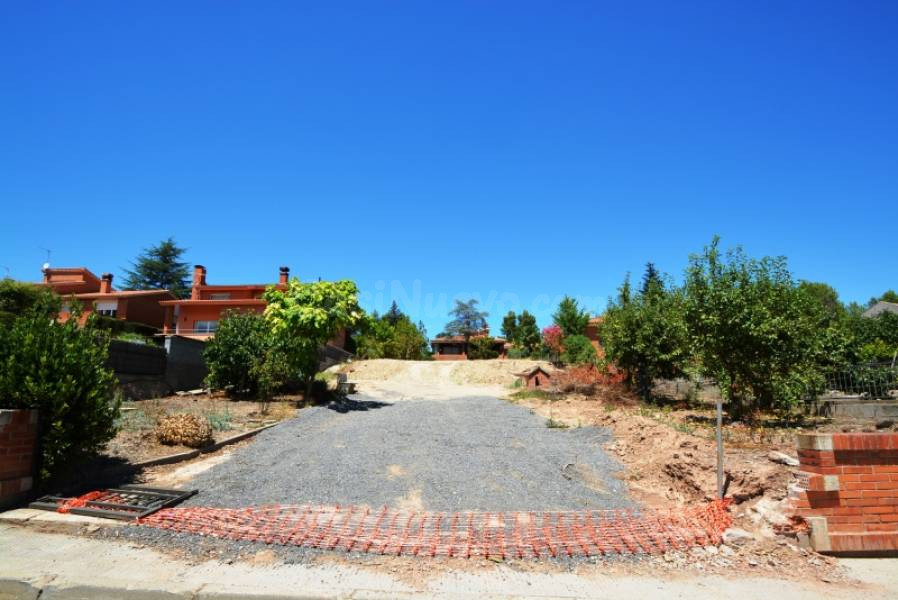 Solar en venta - URB. LA MALLOLA - foto 2