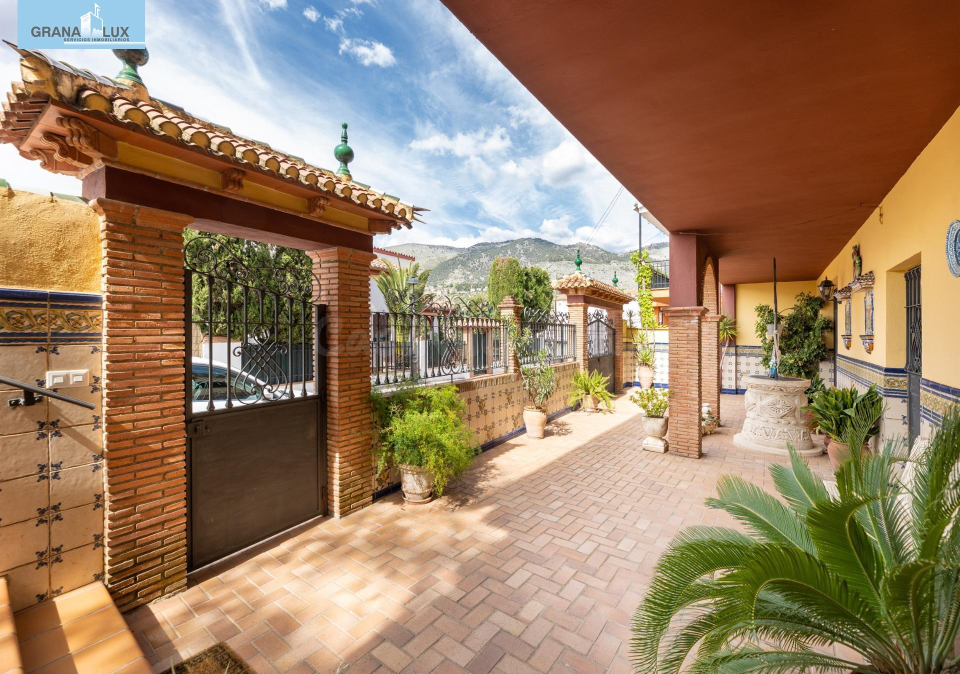 Espectacular chalet independiente con piscina en Alfacar - foto 4